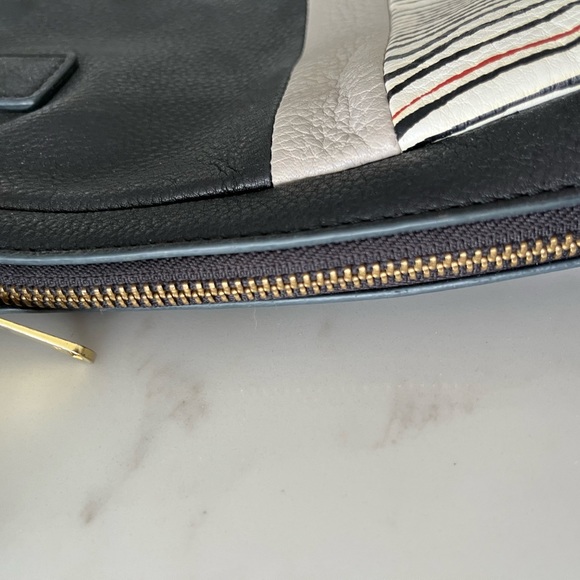 Fossil leather purse. - Picture 5 of 6